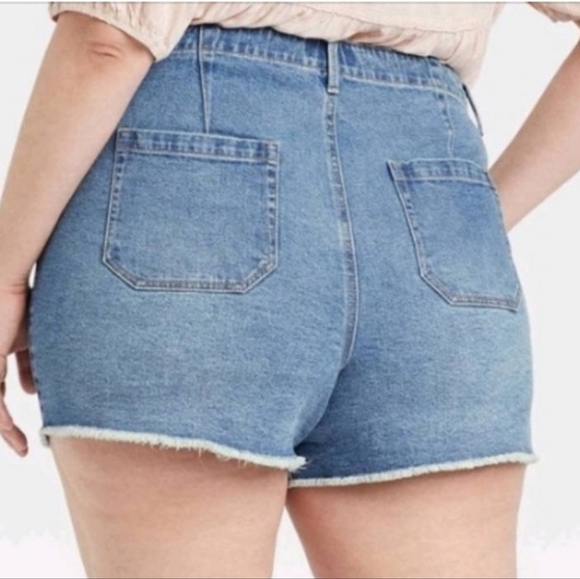 Knox Rose Shorts - Picture 3 of 7